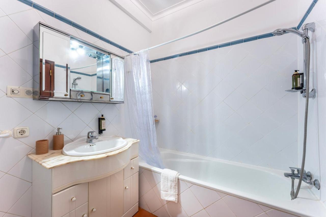 Peaceful 1 Bdr Apartment W/ Balcony By Lovelystay Almancil Eksteriør bilde
